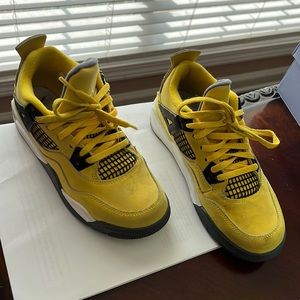 Retro Jordan Shoes. Yellow. Worn a few times. Size 1 Youth.